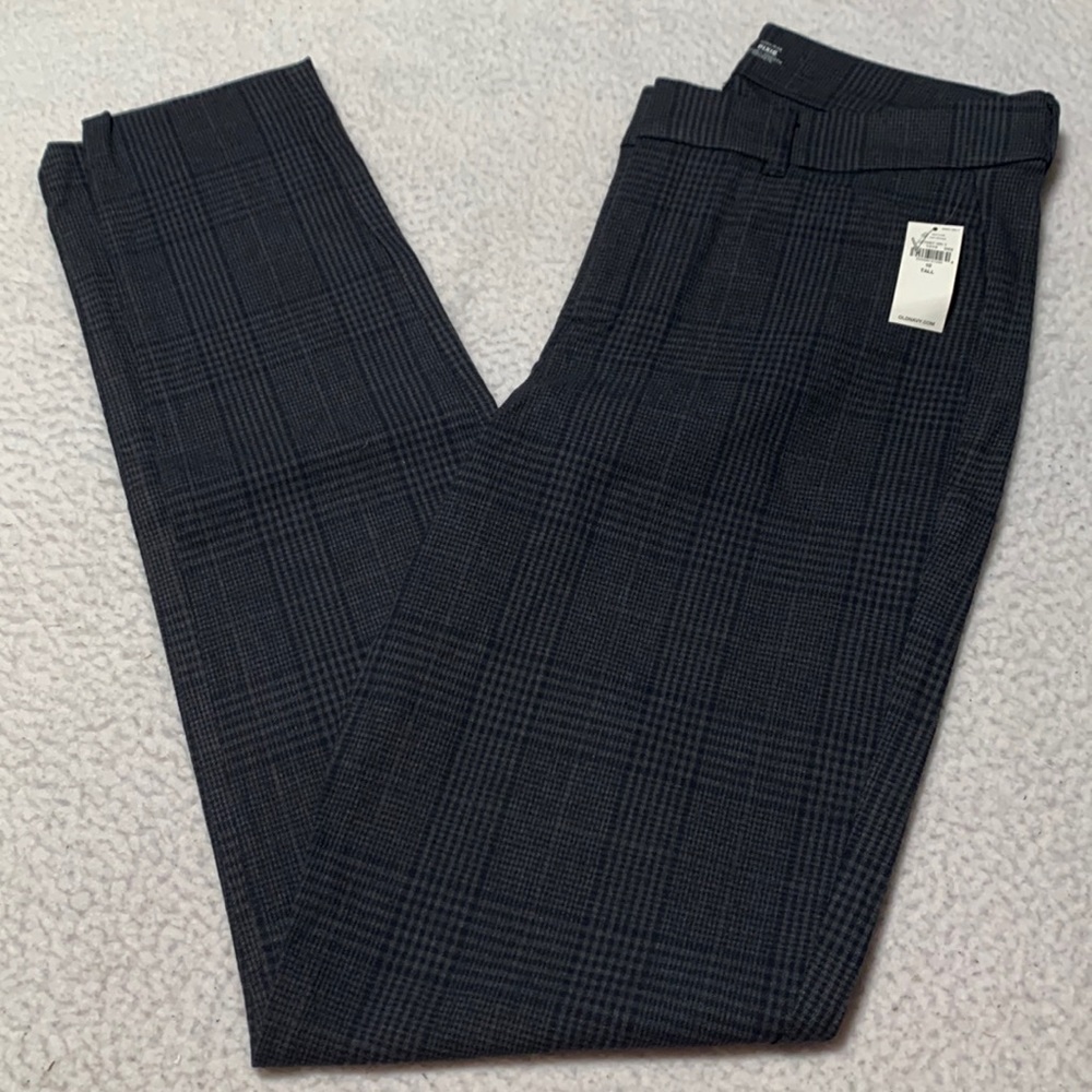 Old Navy Ladies High Rise Gray & Black Pixie Pants, NWT’s, Size 10 Tall